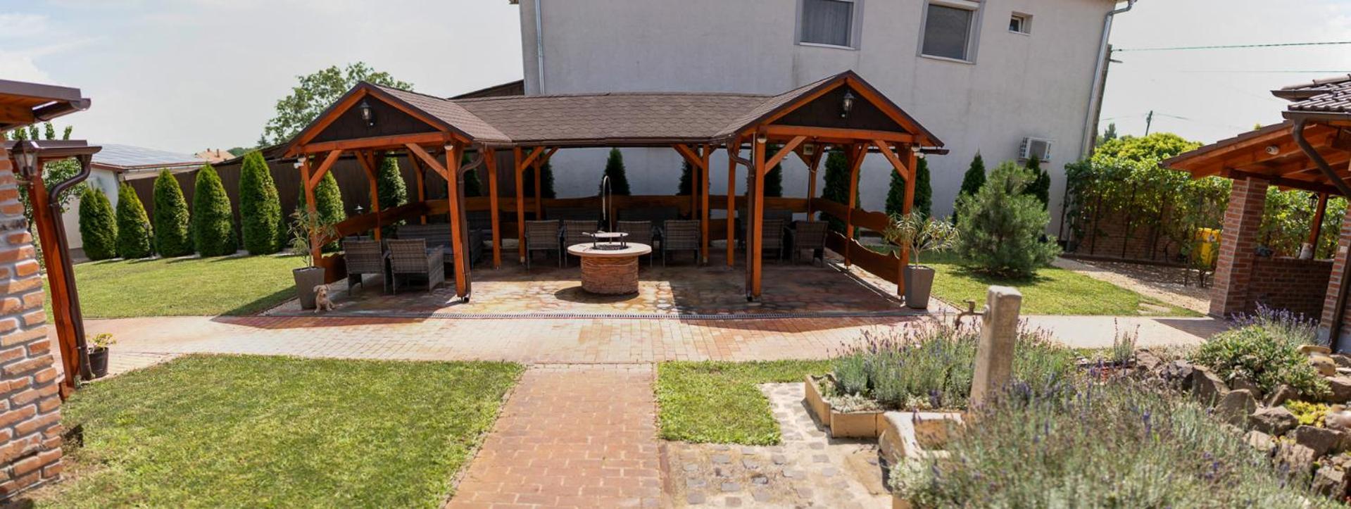 Holiday Apartmanhaz Gyula Exterior foto