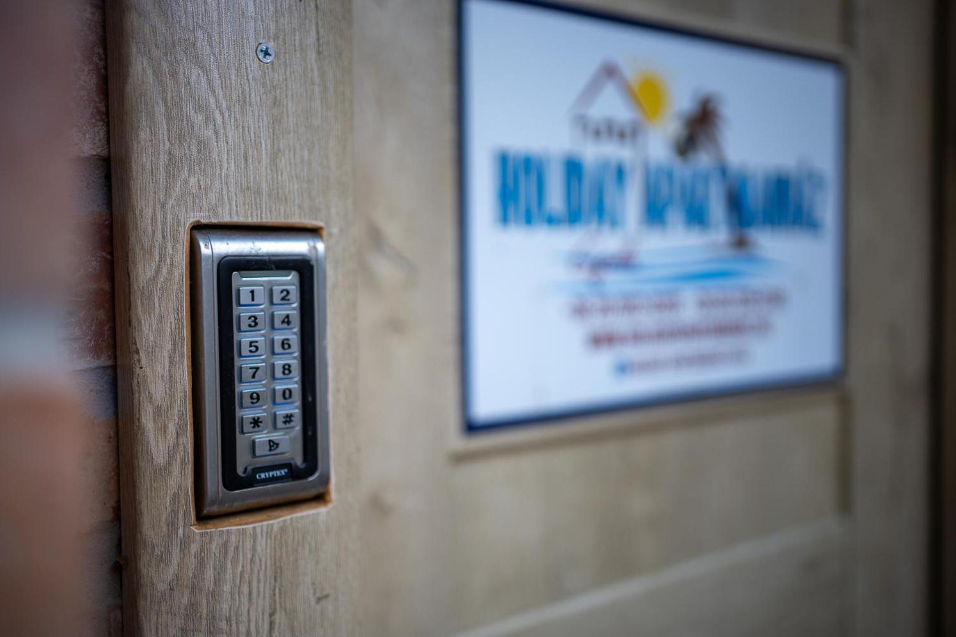 Holiday Apartmanhaz Gyula Exterior foto