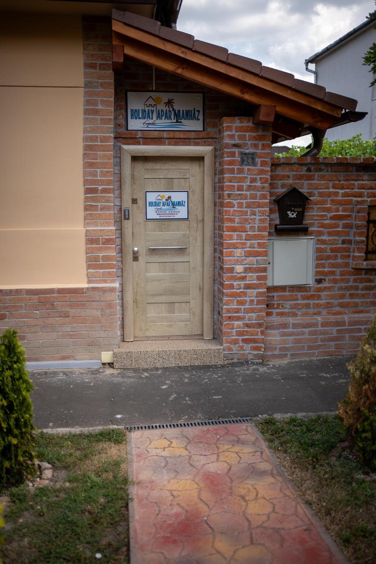 Holiday Apartmanhaz Gyula Exterior foto